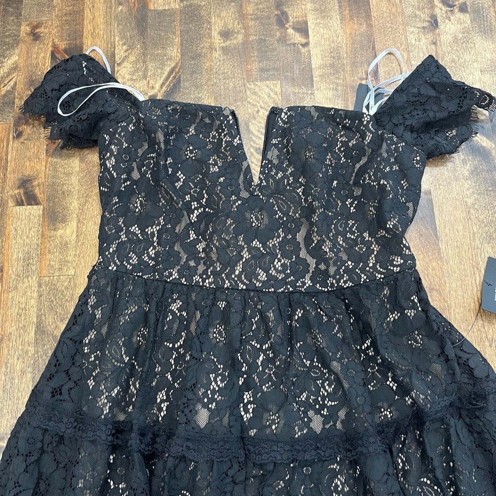 Absolutely Stunning Black Lace Off-the-Shoulder Midi Dress (S) - Picture 3 of 5